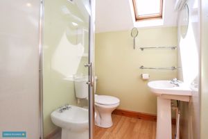 En-suite- click for photo gallery